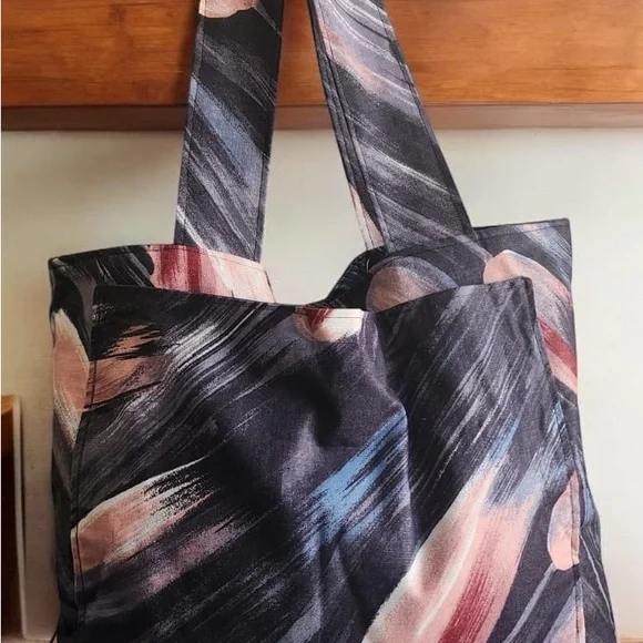 Abstract Patterned Tote Bag - Picture 2 of 4
